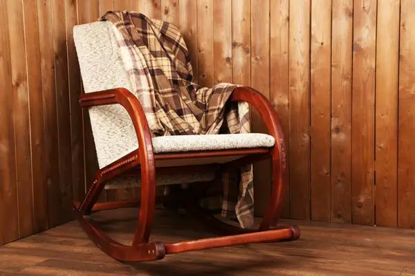 Factors To Consider While Buying a Rocking Chair