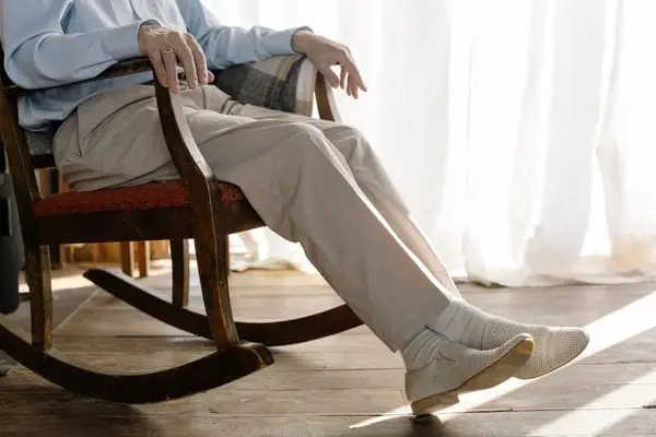 rocking chair helps elderly